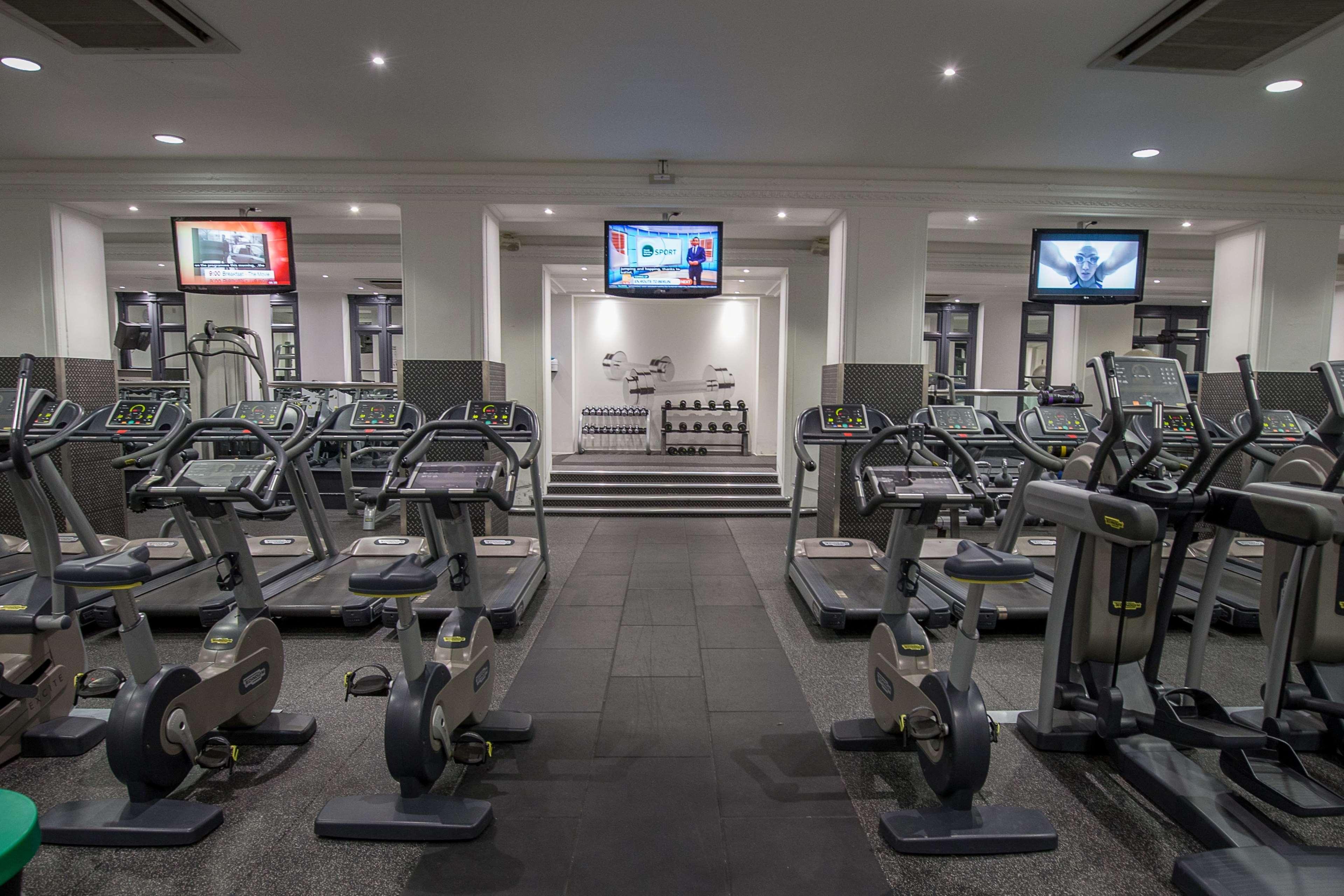 The Waldorf Hilton Hotel Лондон Екстериор снимка