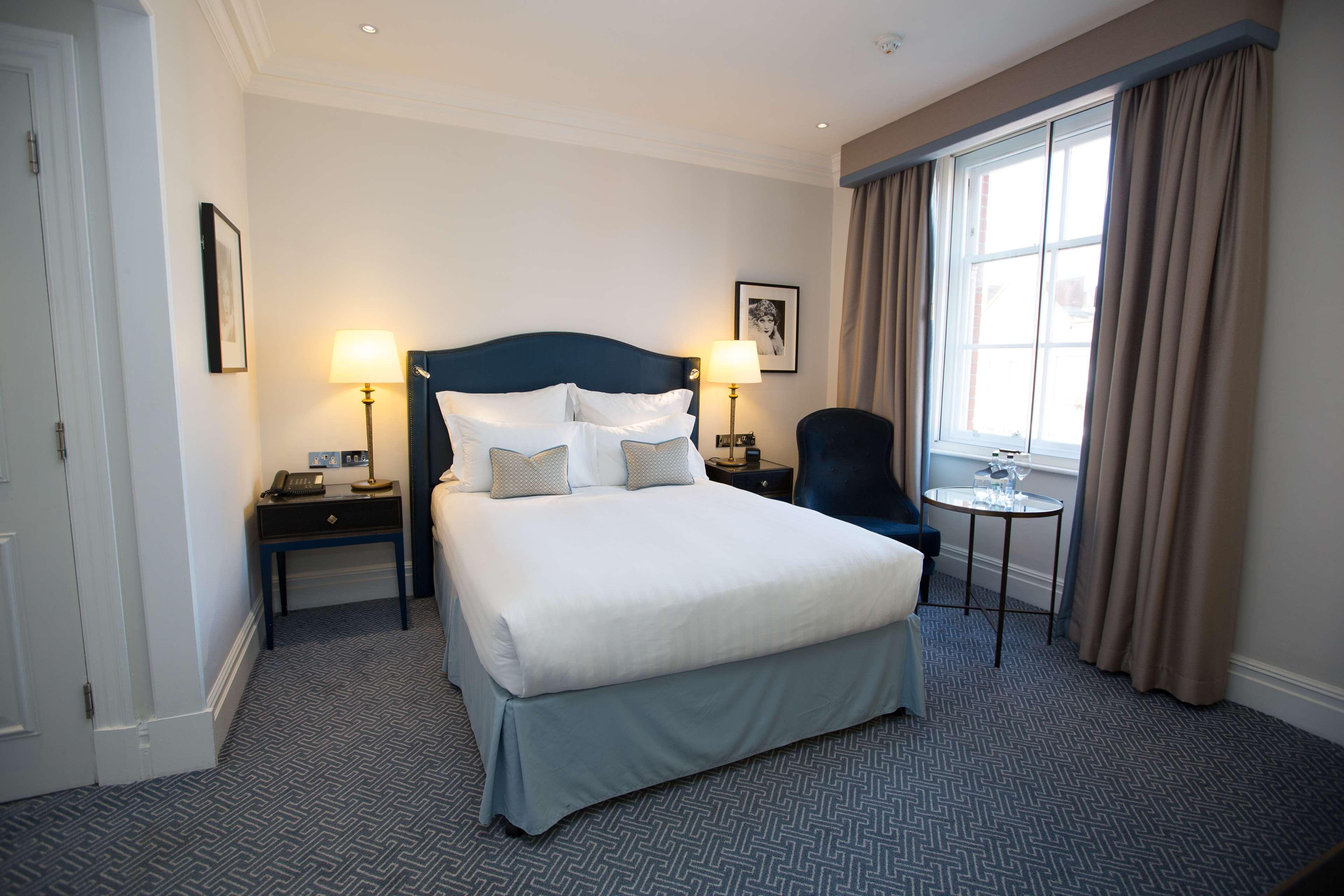The Waldorf Hilton Hotel Лондон Екстериор снимка