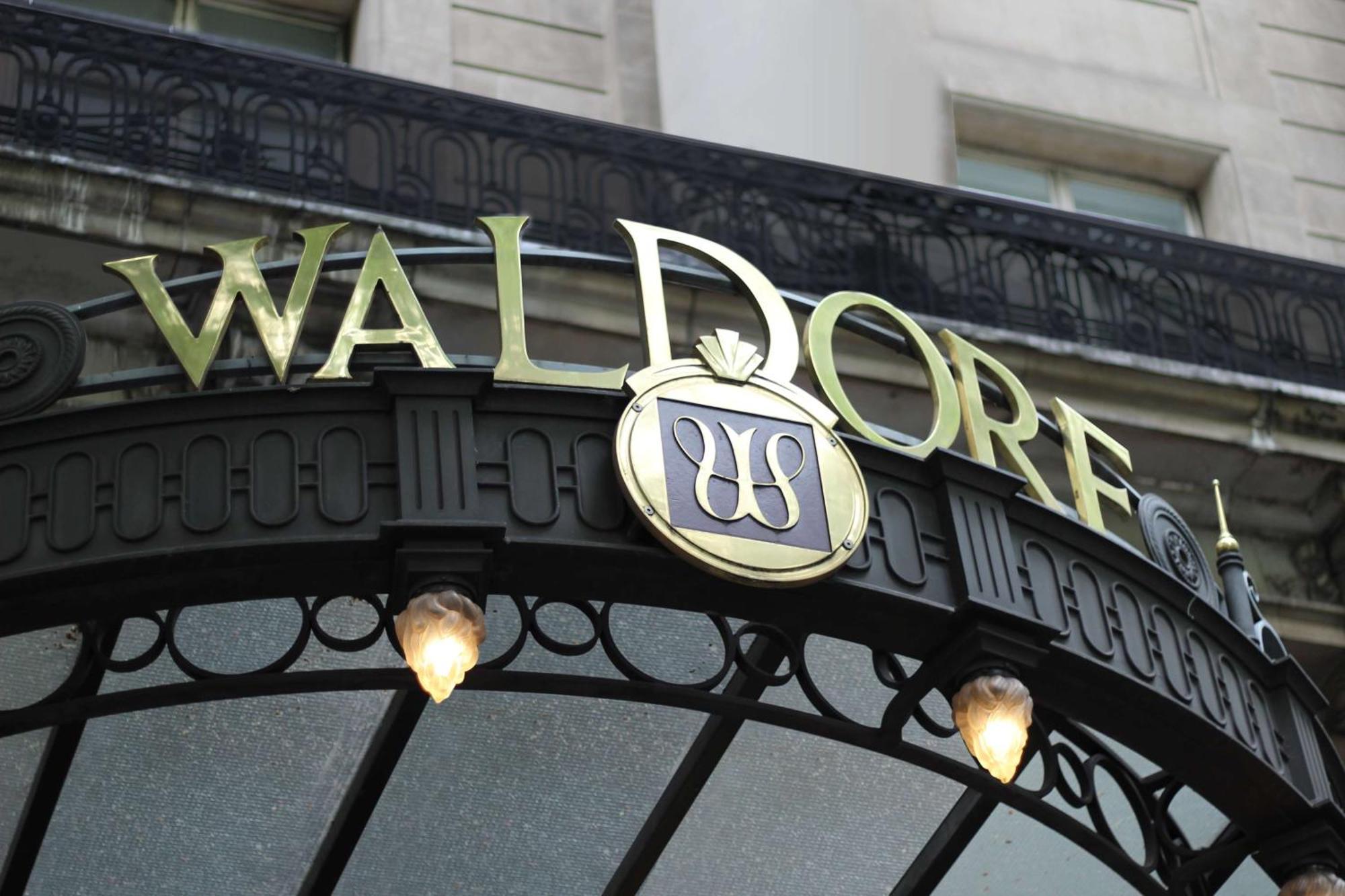 The Waldorf Hilton Hotel Лондон Екстериор снимка