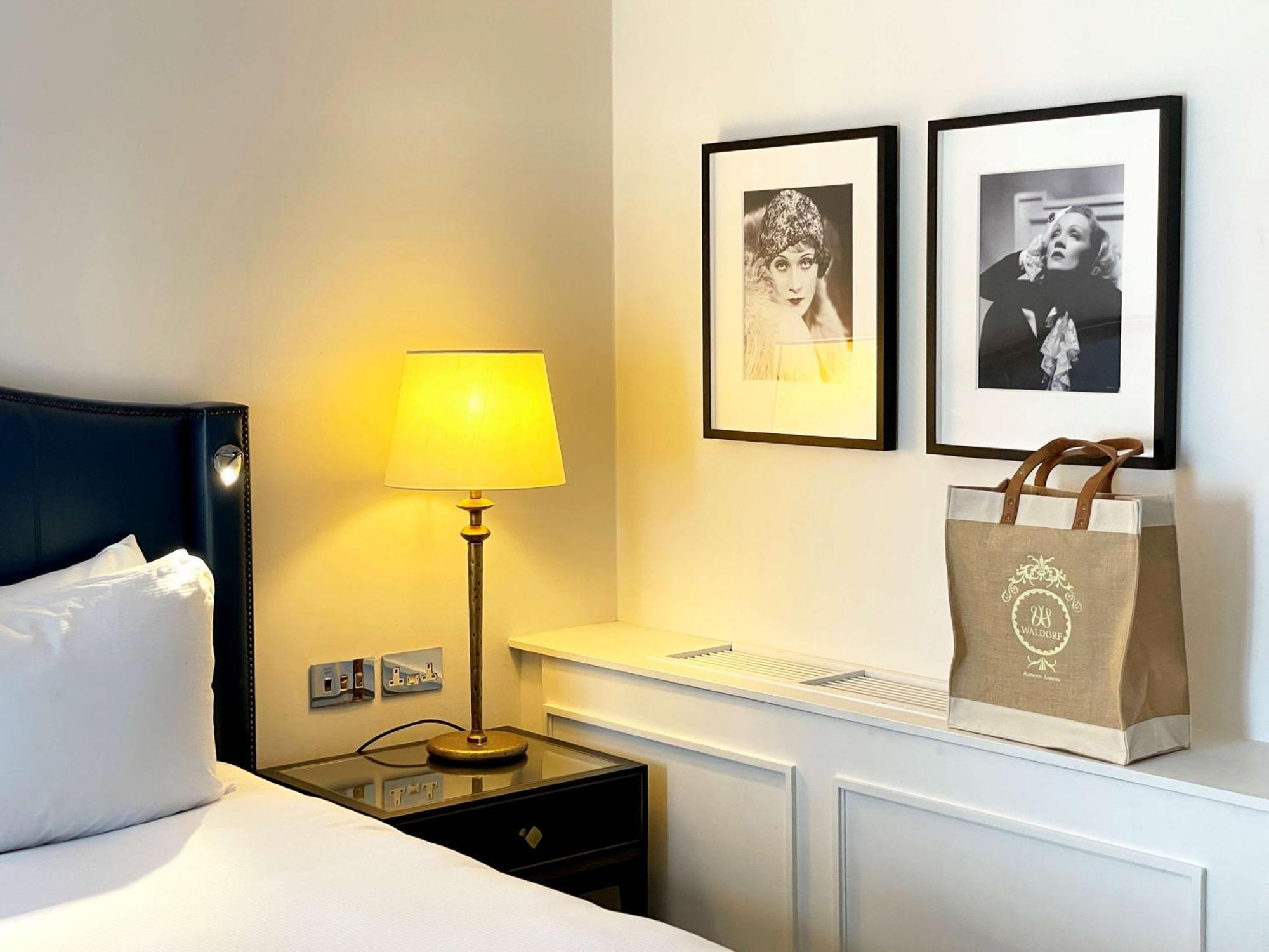 The Waldorf Hilton Hotel Лондон Екстериор снимка