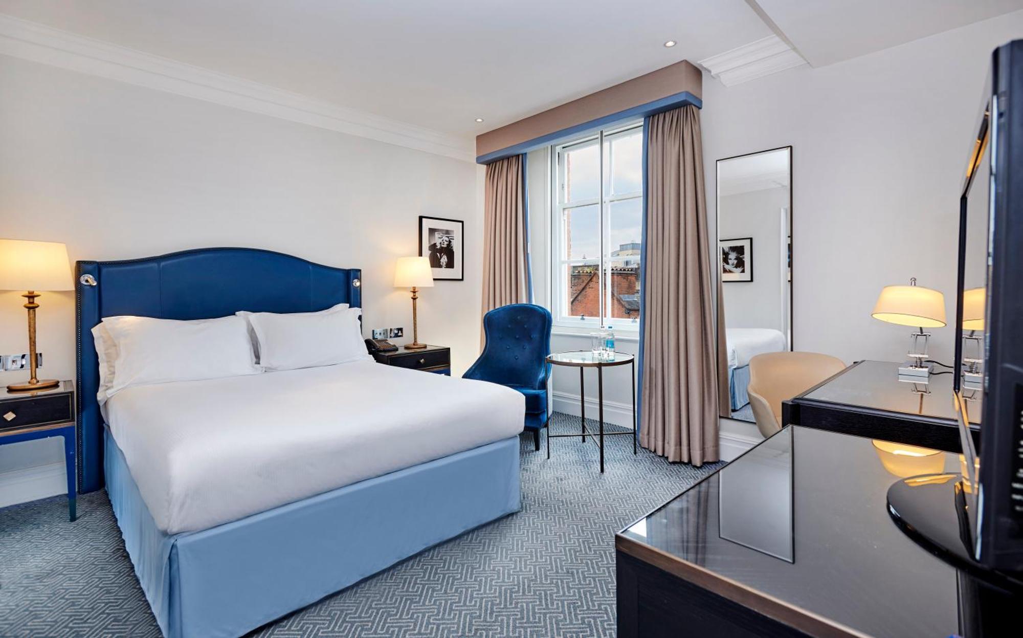 The Waldorf Hilton Hotel Лондон Екстериор снимка